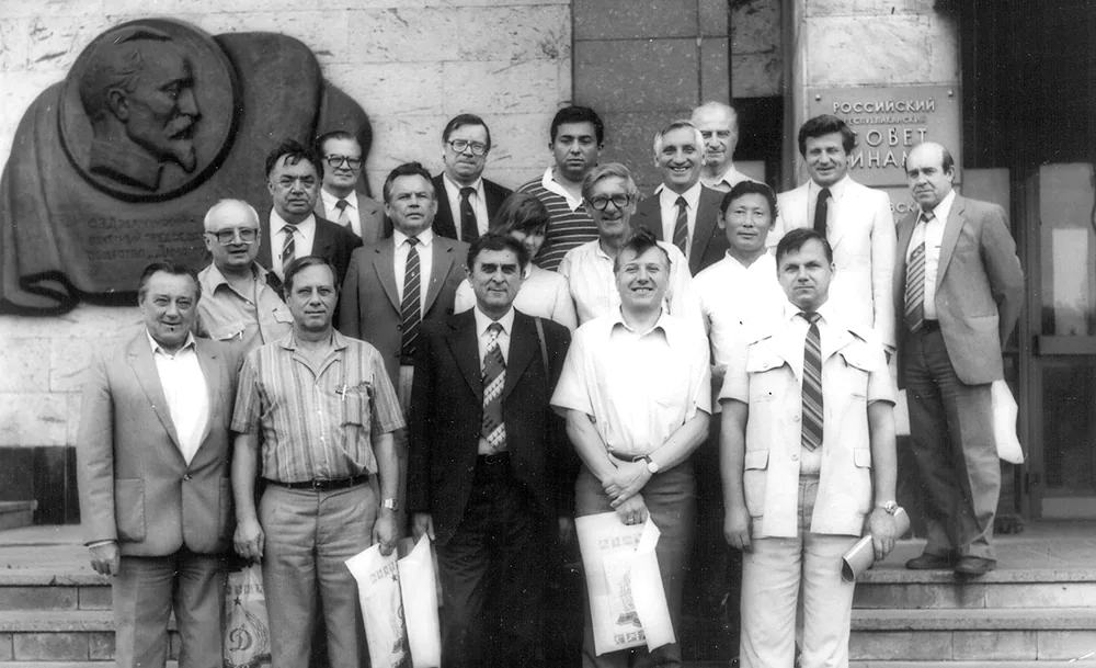 19_07_1984г_Встреча_на_60_летие_газеты_с_редакторами_Фото_из_личного.webp