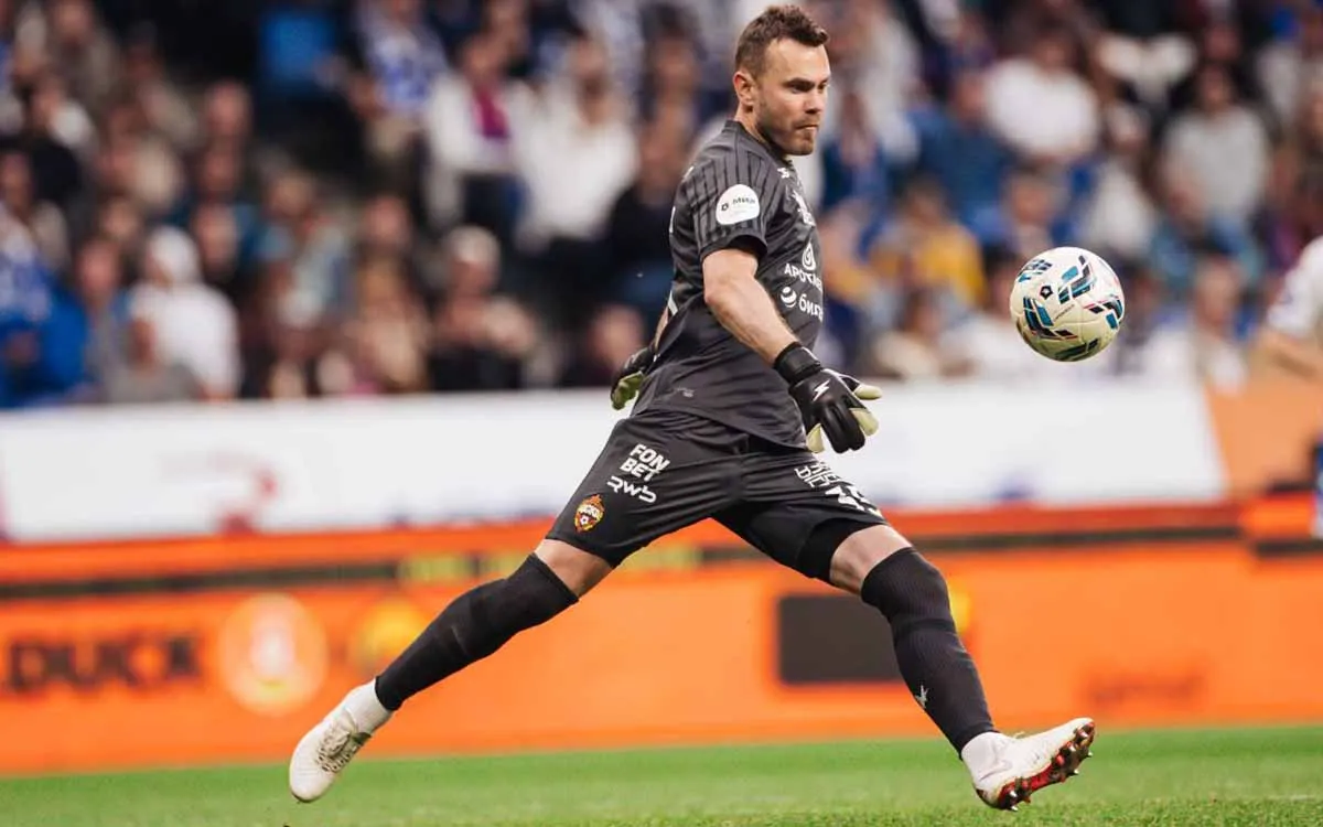 Akinfeev-CSKA-Dinamo-FC-DinamoM.webp