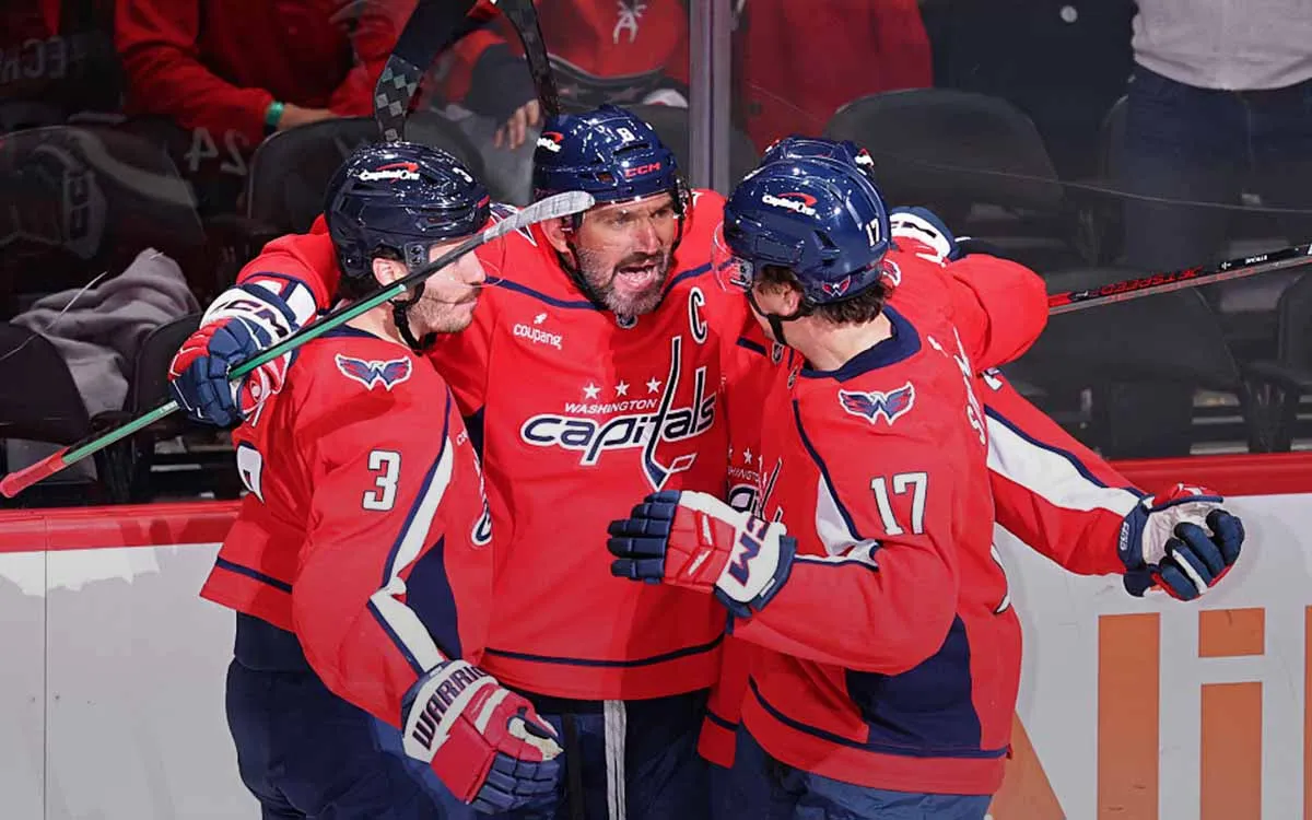 Уверенным шагом к тысяче голов в НХЛ. Ови «снял» сразу два рекорда за один матч