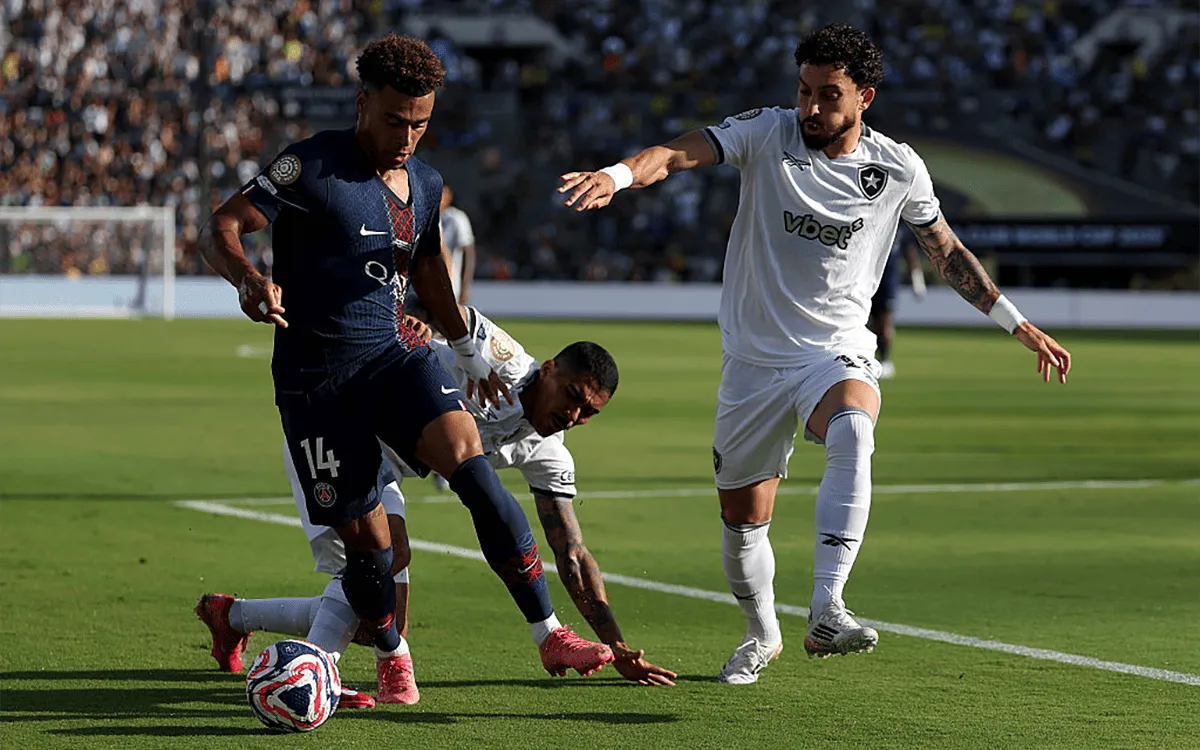Alex Telles-PSG-Botafogo-Getty-Images.webp