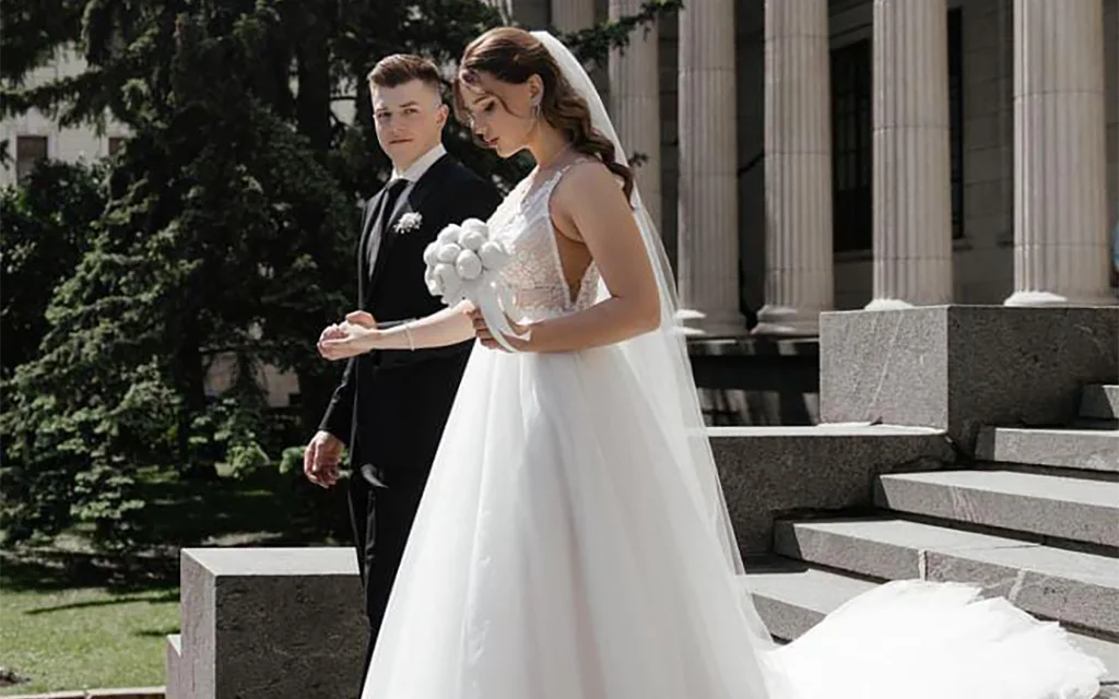 Артём_Сериков_и_жена_Екатерина,_фото_из_личного_архива_Артёма_Серикова (2).webp