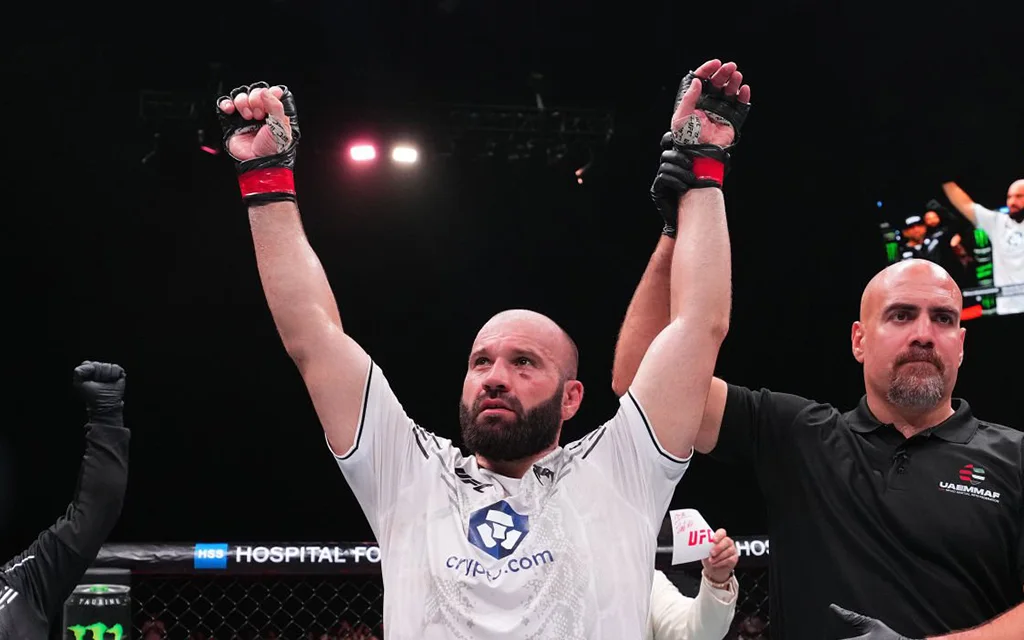 Азамат Мурзаканов, фото UFC 1.webp