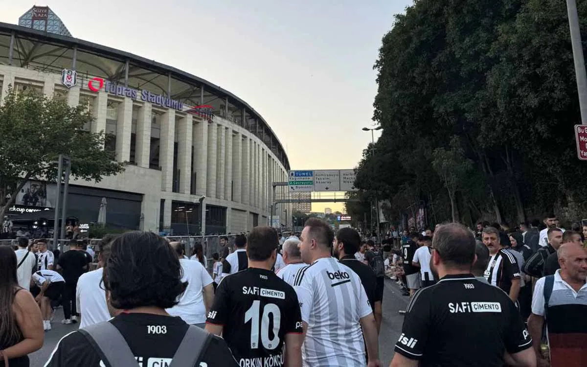 Besiktas-stadium-Daniil-Brik2.webp