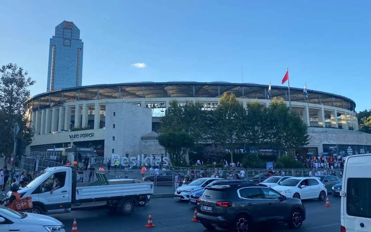 Besiktas-stadium-Daniil-Brik.webp