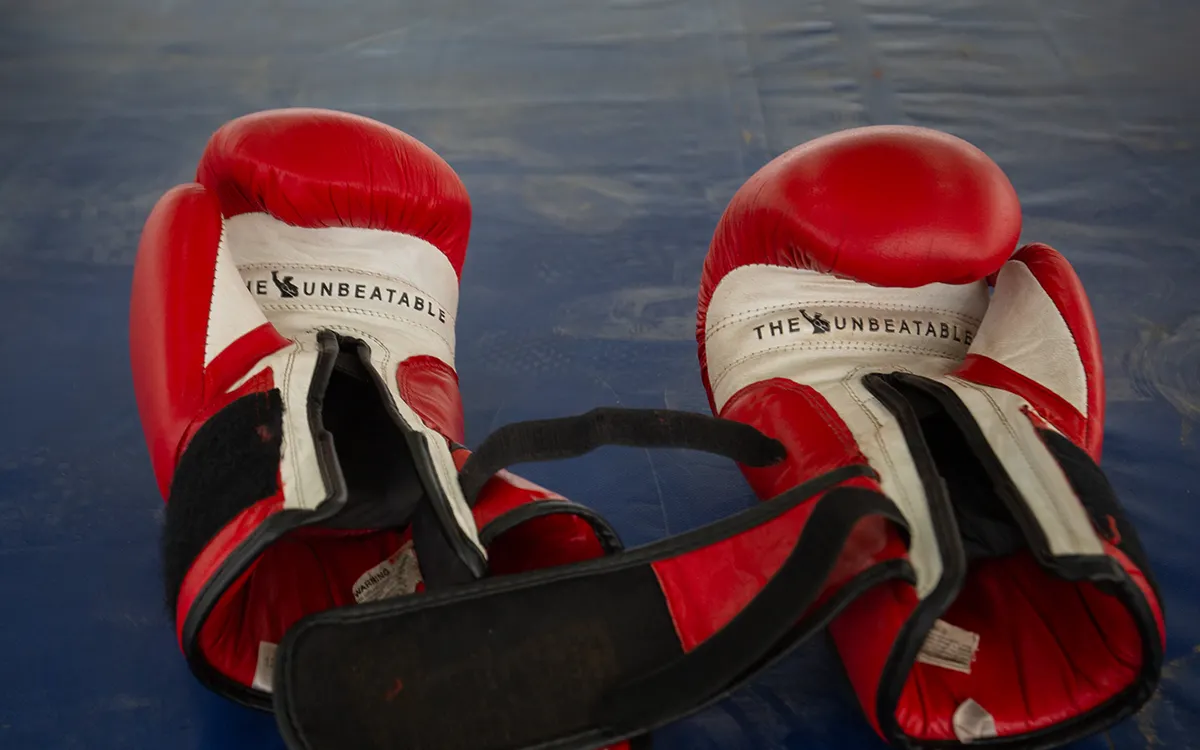 Boxing-gloves-GettyImages.webp