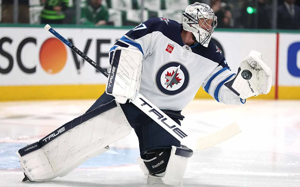 Connor-Hellebuyck-GettyImages.webp