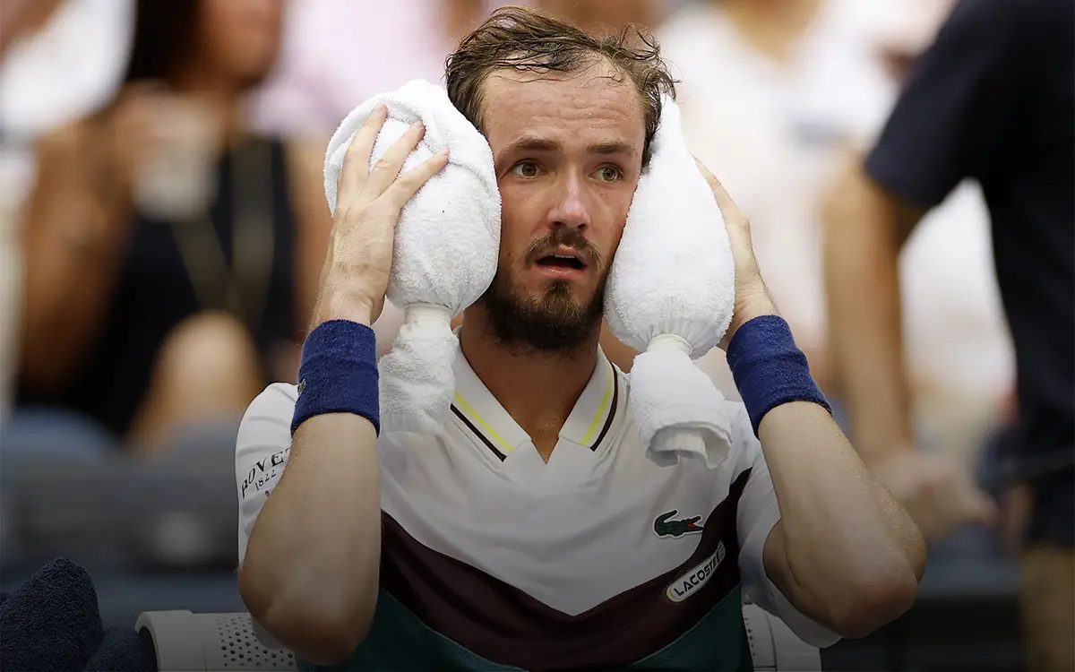 Медведев на грани: как US Open едва не стал трагедией для русской звезды!
