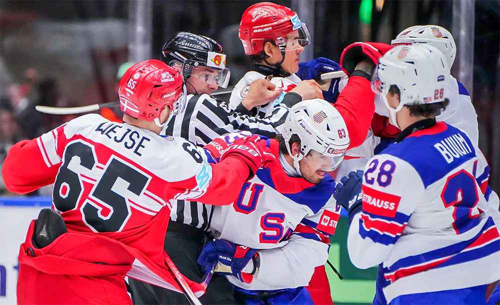 Дания - США. Фото IIHF 00003.webp