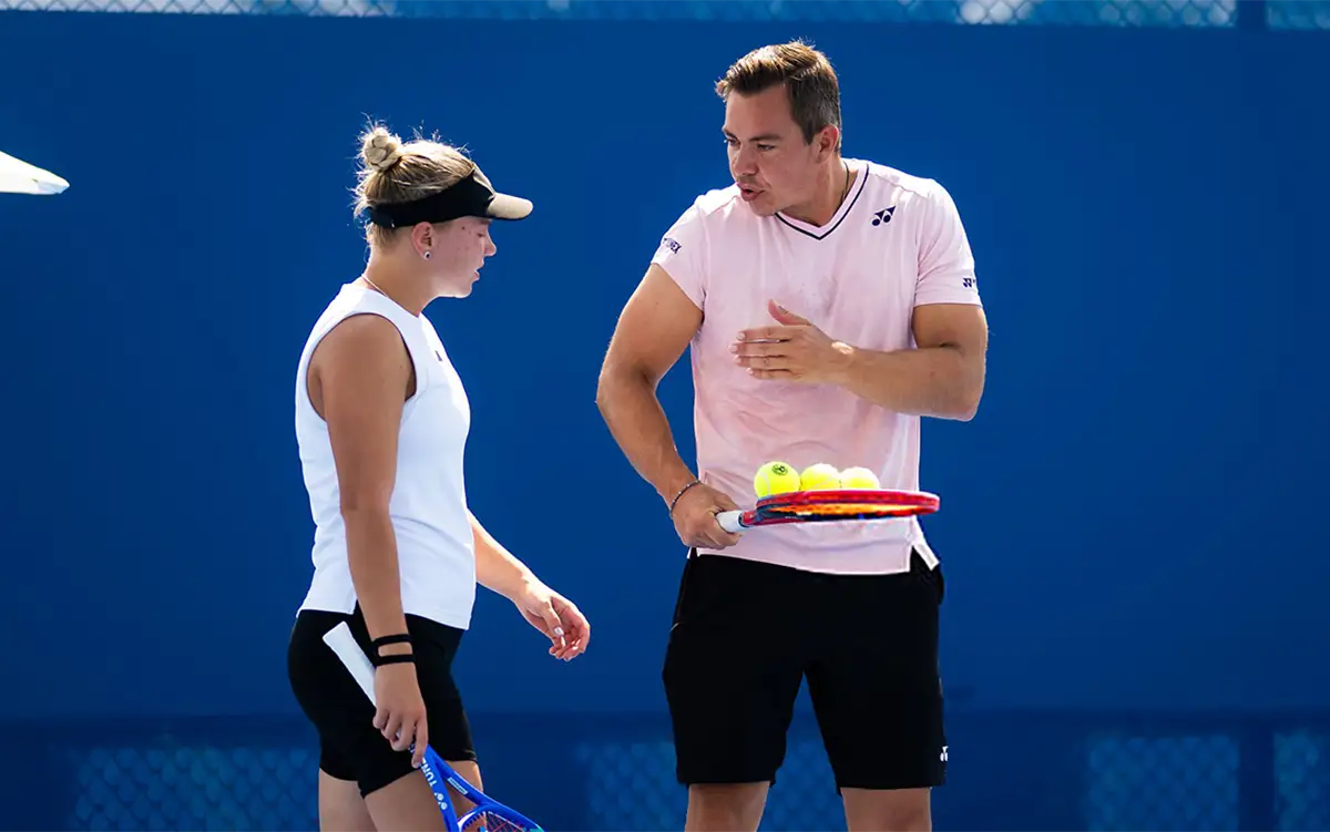 Новый тренер – старые проблемы. Очередное фиаско Шнайдер накануне US Open