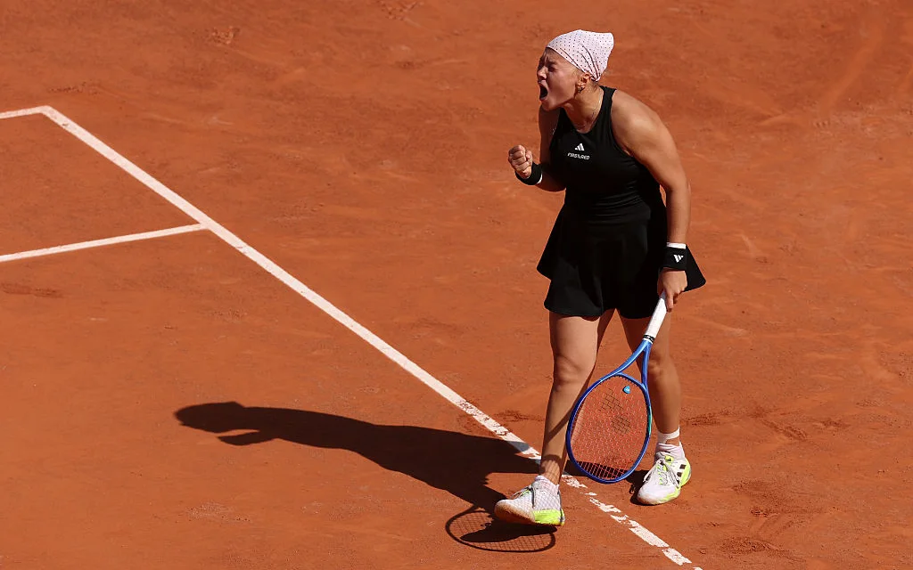 Шнайдер драматично прибила украинку. Диана выгрызла победу после ужасного падения