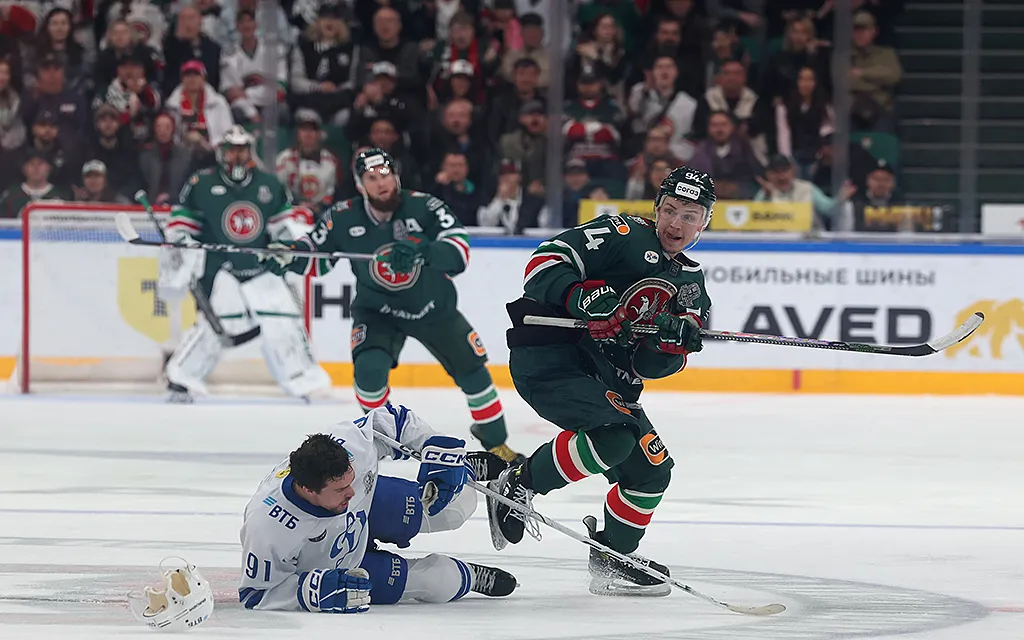 Динамо_Ак_Барс,_Юрий_Кузьмин_photo_khl_ru2.webp