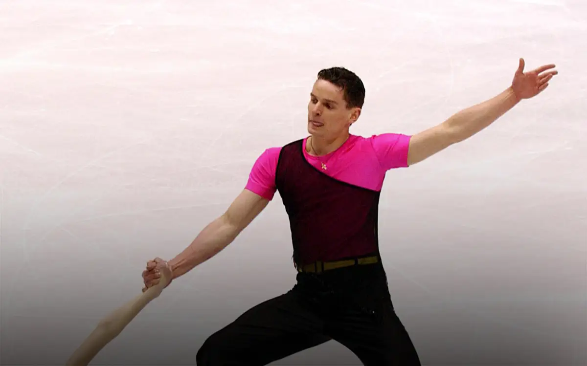 Фигурист чудом спас жизнь партнёрши на льду! Страшное падение на чемпионате мира