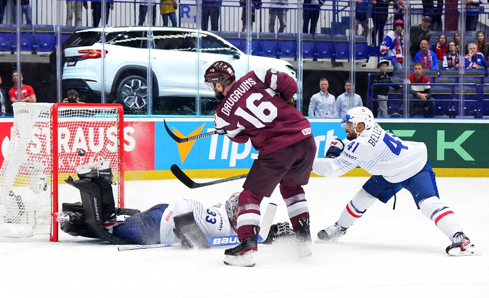 Франция – Латвия. Фото IIHF .webp