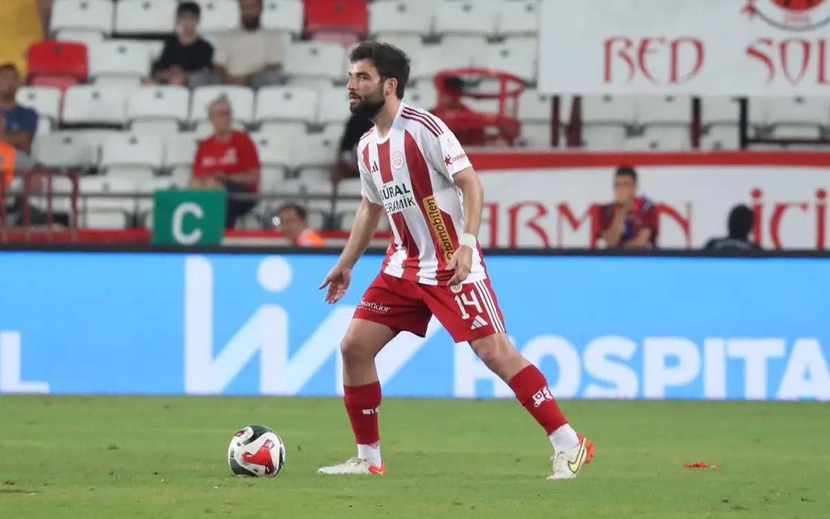 GeorgiyDzhikiya-FC-Antalyaspor (2).webp