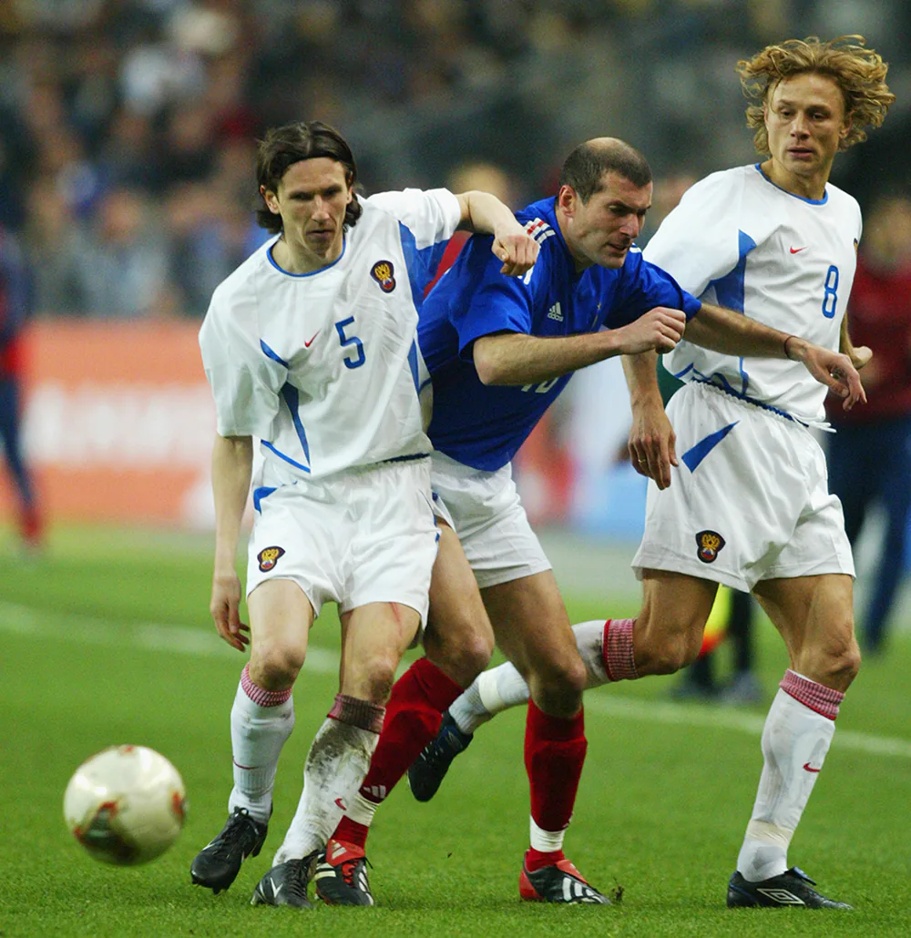 Французы играли. Карпин сборная России 2002.
