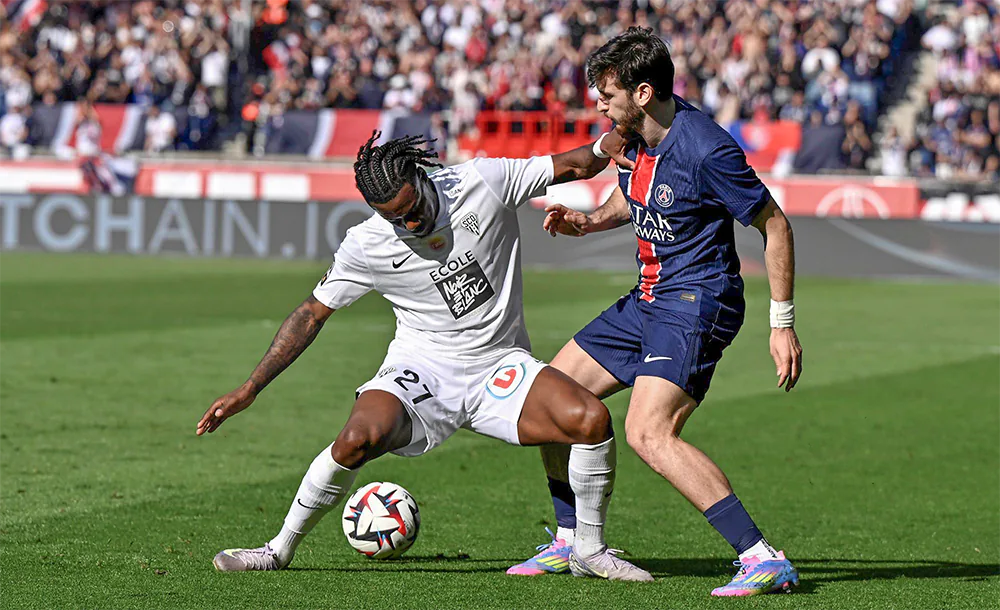 Хвича Кварацхелия, Фото ФК «ПСЖ».webp