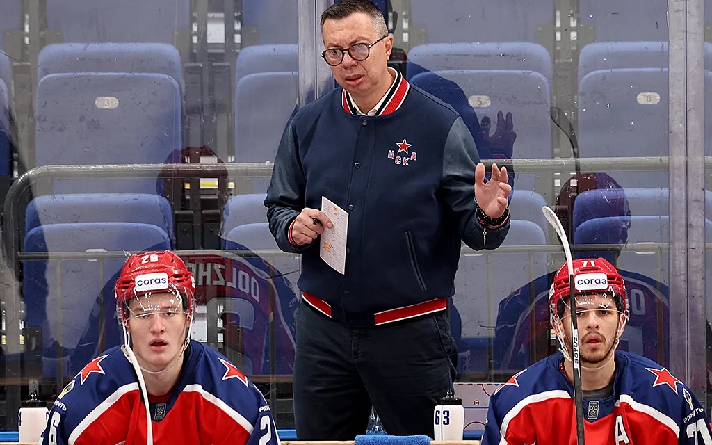 Илья_Воробьев,_Владимир_Беззубов_photo_khl_ru.webp