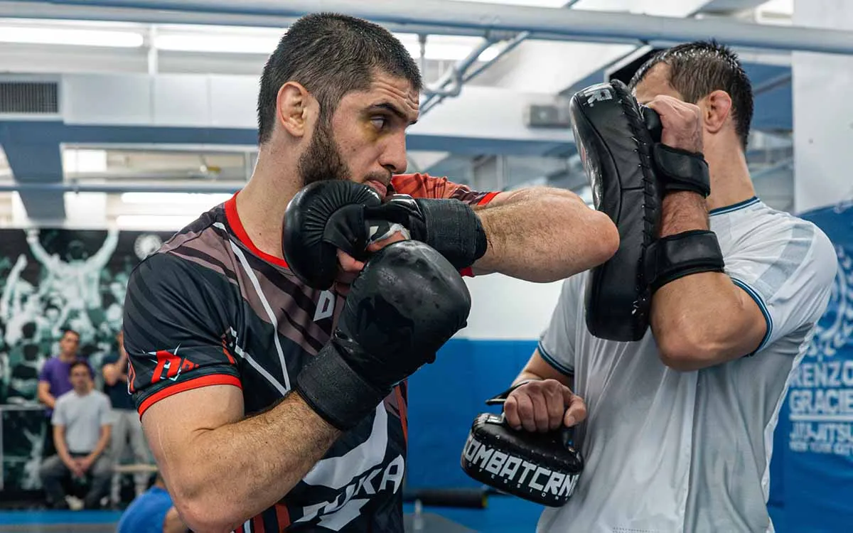 Islam-Makhachev-trenirovka-UFC.webp