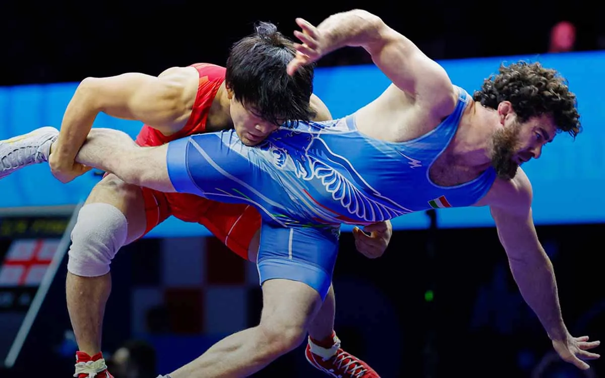 «Он задел мою честь». Кавказский борец с локтя ответил на провокацию японца