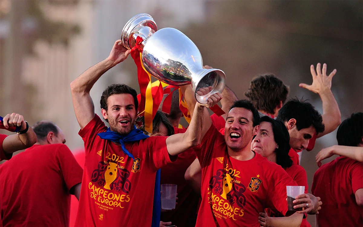 Juan-Mata-Santi-Cazorla-spain-2012-photo-Getty-Images1.webp