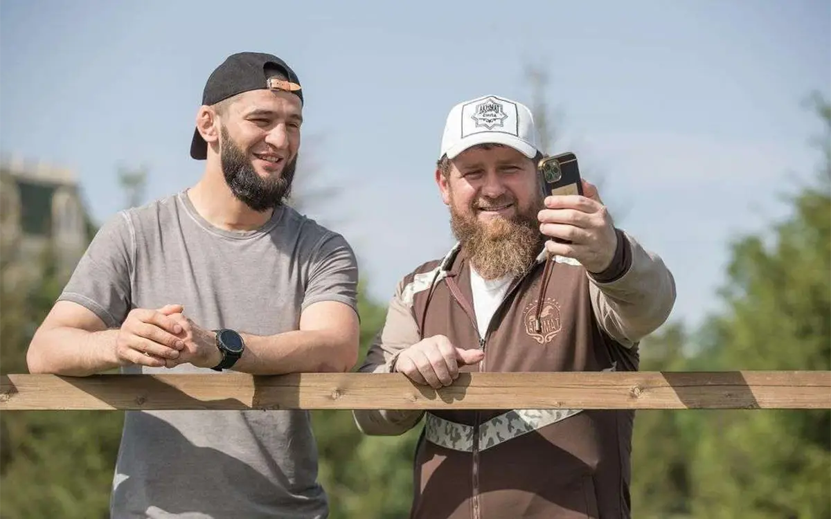 KhamzatChimaev-Ramzan-Kadyrov-foto-sotcseti-Kadyrova.webp