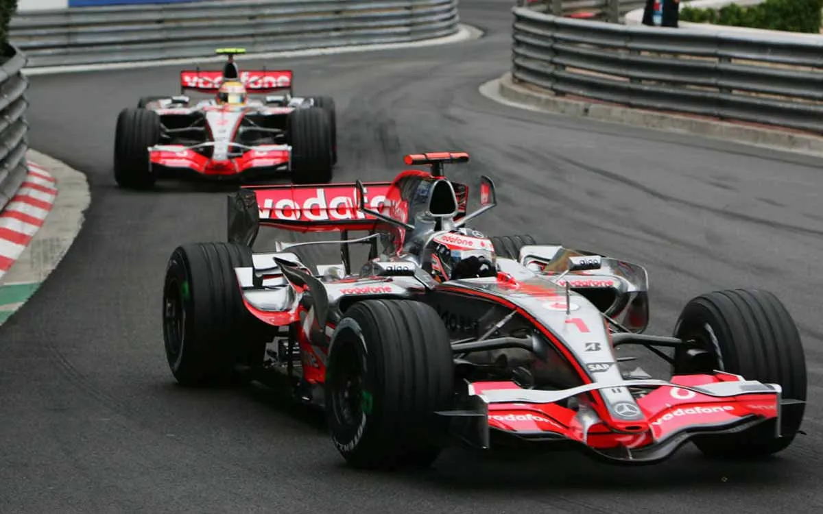 Lewis-Hamilton-Fernando-Alonso-GettyImages3.webp