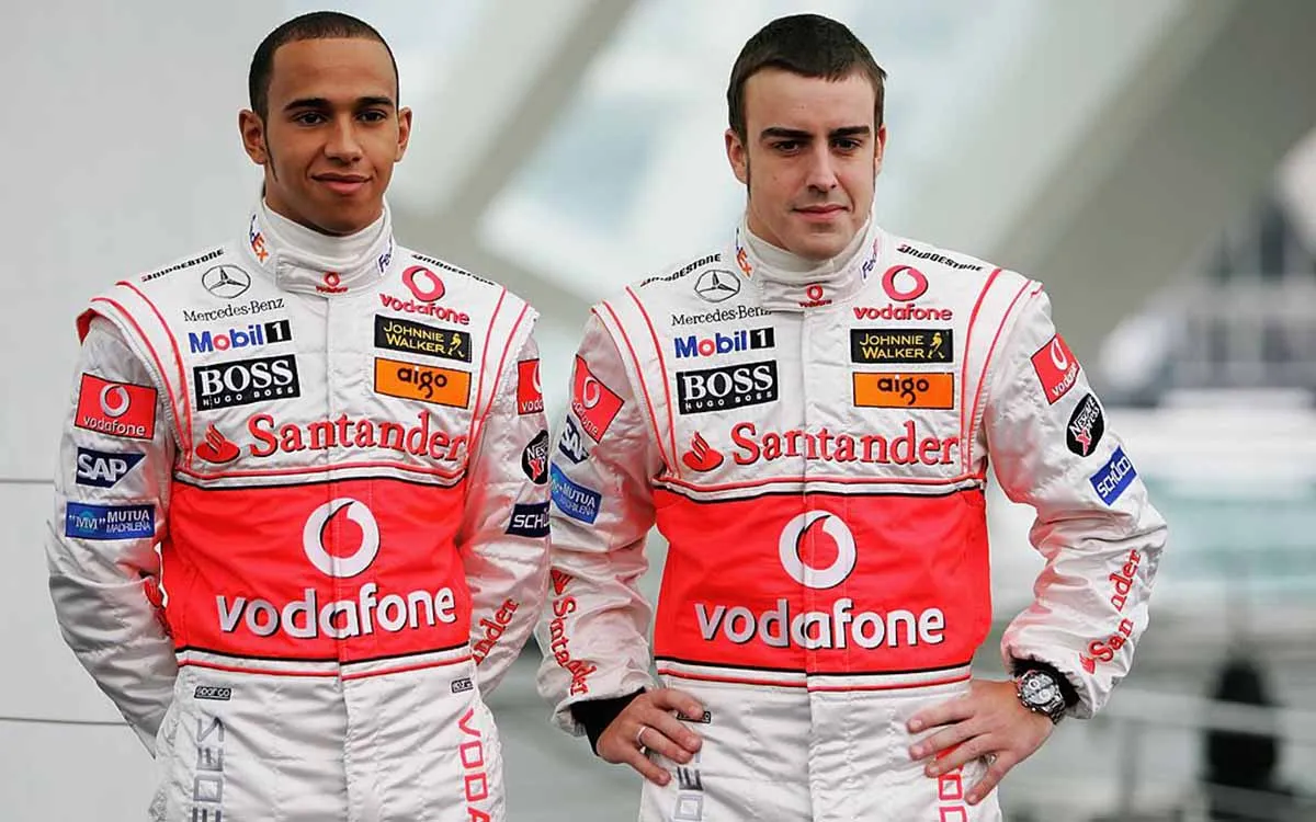 Lewis-Hamilton-Fernando-Alonso-GettyImages.webp