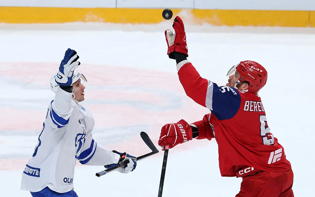 Локомотив_Динамо,_Неелов_Ярослав_и_photo_khl_ru_1.webp