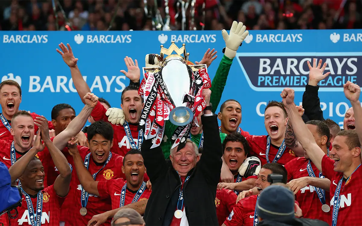 ManchesterUnitedManagerSir_Alex_Ferguson_lifts_the_Premier_League.webp