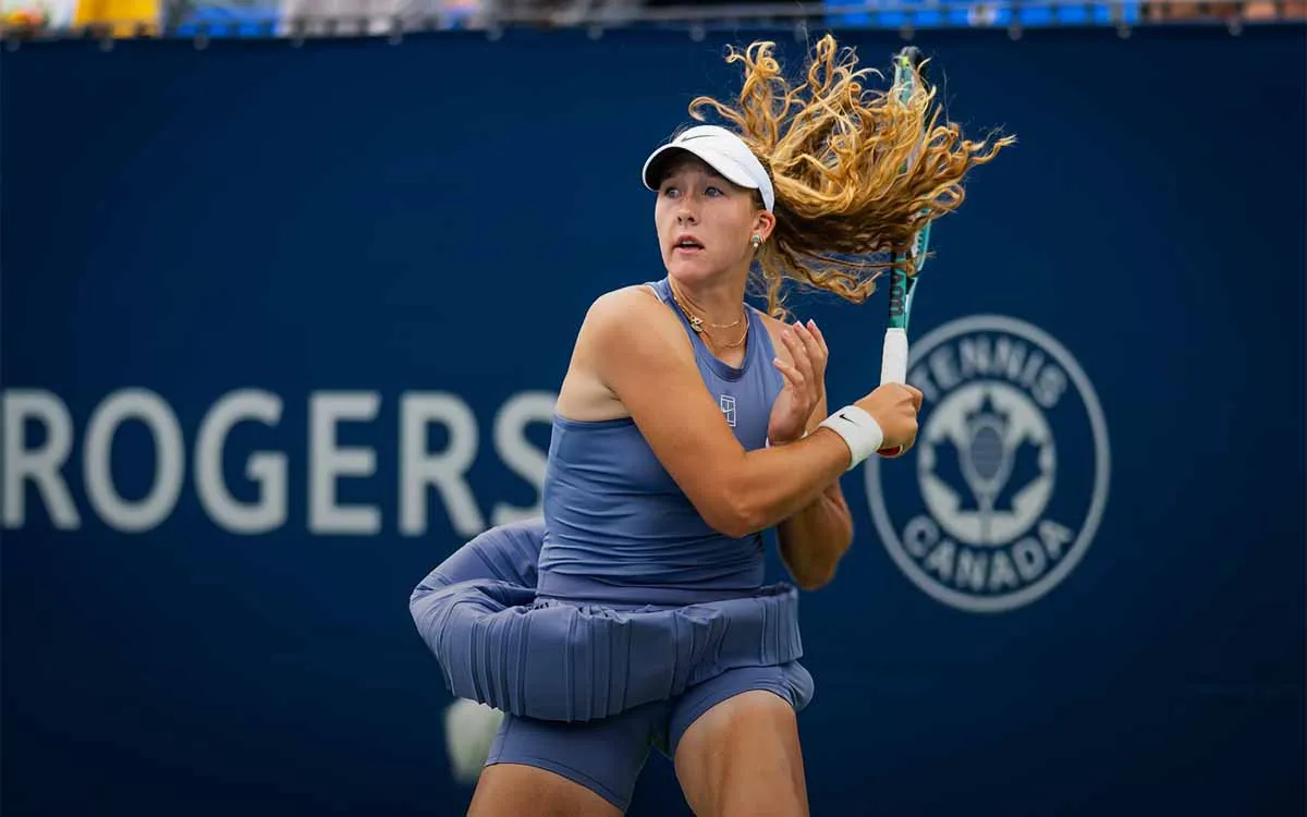 Андреева кидается ракетками и бьёт себя кулаками. Теннисистка теряет контроль над собой