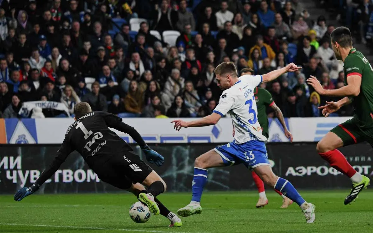 Кот Митрюшкин и восемь голов. «Локомотив» выгрызает победу в сверхоткрытой зарубе в дерби