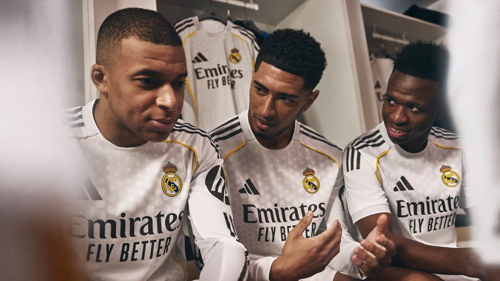 Новая_форма_Реал,_фото_ФК_Реал_Мадрид.webp