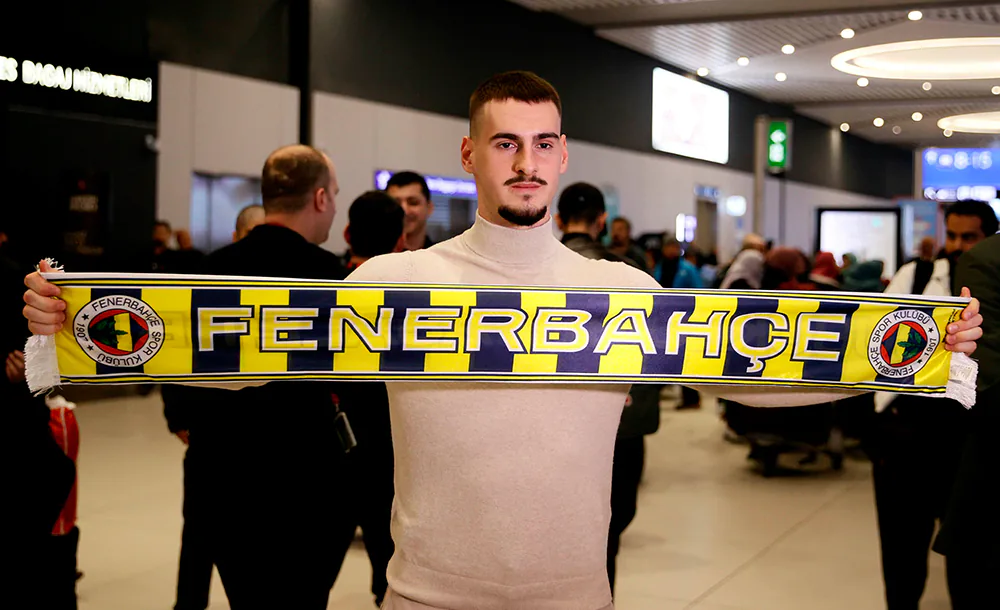 Огнен_Мимович,_Фото_ФК_«Фенербахче» (1).webp