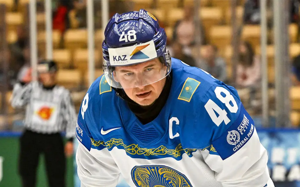 Роман_Старченко,_сборная_Казахстана_по_хоккею,_фото_IIHF.webp