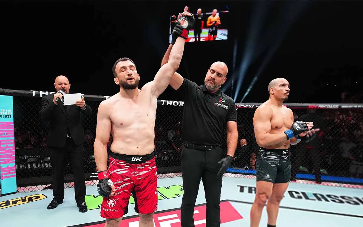 Российский боец UFC Муслим Салихов