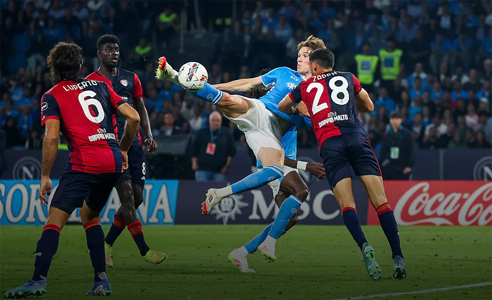 Цена «успеха». «МЮ» получил 30 миллионов, а «Наполи» – трофей и лучшего игрока лиги