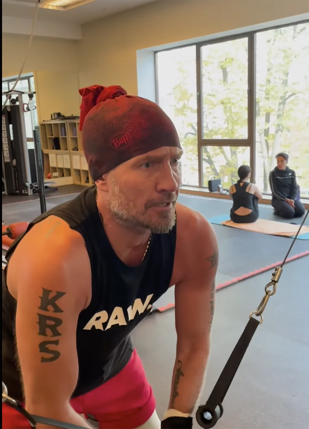 Снимок экрана 2023-11-06 в 21.14.38 copy.webp