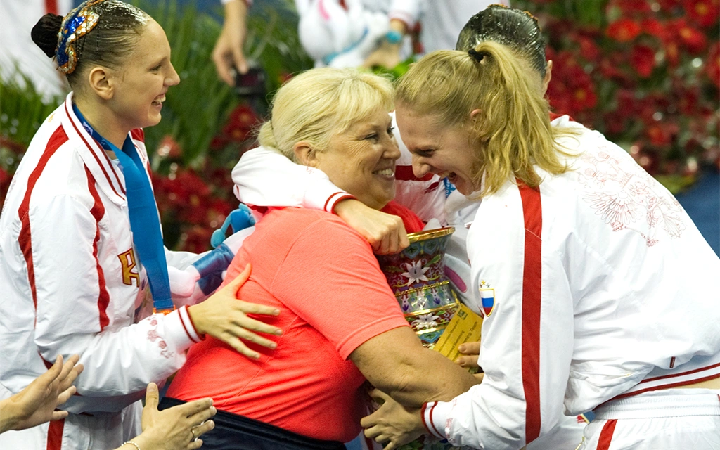 Татьяна_Покровская_и_команда_России_по_синхронному_плаванию,_Шанхай.webp