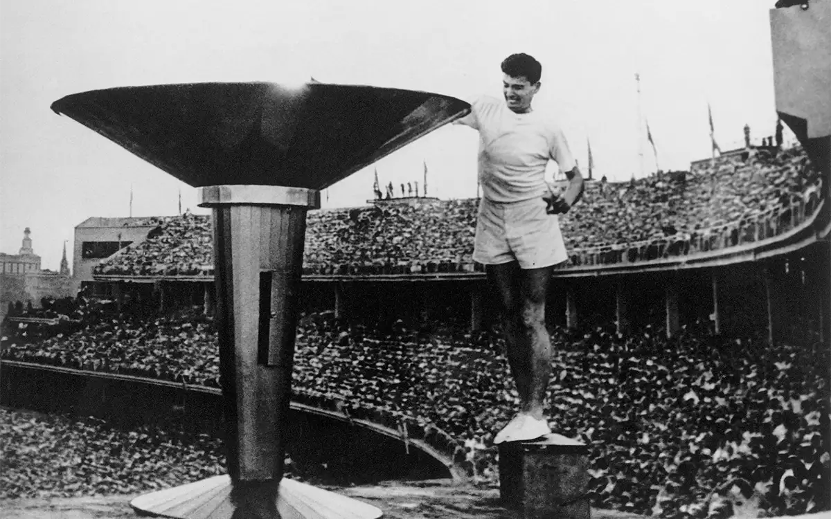 The-Olympic-Australia-1956-Ceremony-GettyImages1 (1).webp