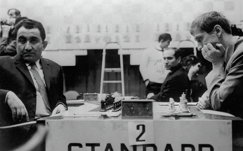 Тигран_Петросян,_Бобби_Фишер,_РИА.webp