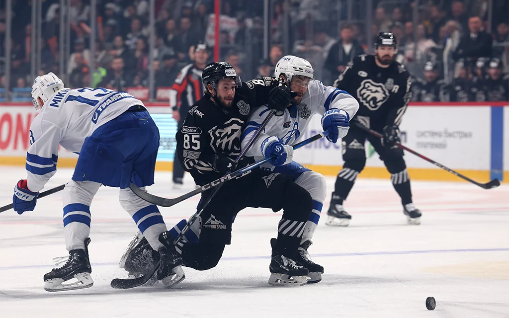 Трактор_Динамо_Москва,_Кузьмин_Юрий_photo_khl_ru_1.webp