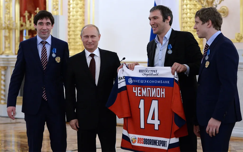 Владимир_Путин,_Александр_Овечкин,_награждение_ЧМ_2014,_РИА_Новости.webp