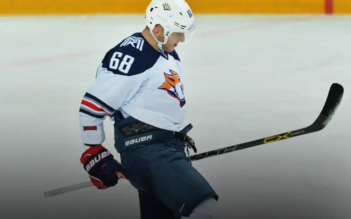 Пьяный сел за руль такси и дебоширил в отеле. Как талантливый хоккеист сломал себе карьеру