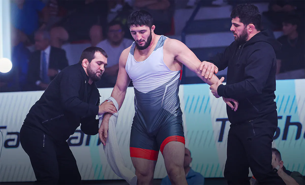 Садулаеву не дали защитить титул. Русофобы позорно захлопнули двери для нашего чемпиона