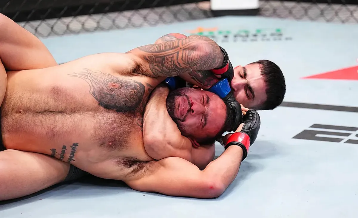 ayzek_dulgaryan_yadier_del_valle_UFC_Fight_Night_263_foto_UFC_00003.webp