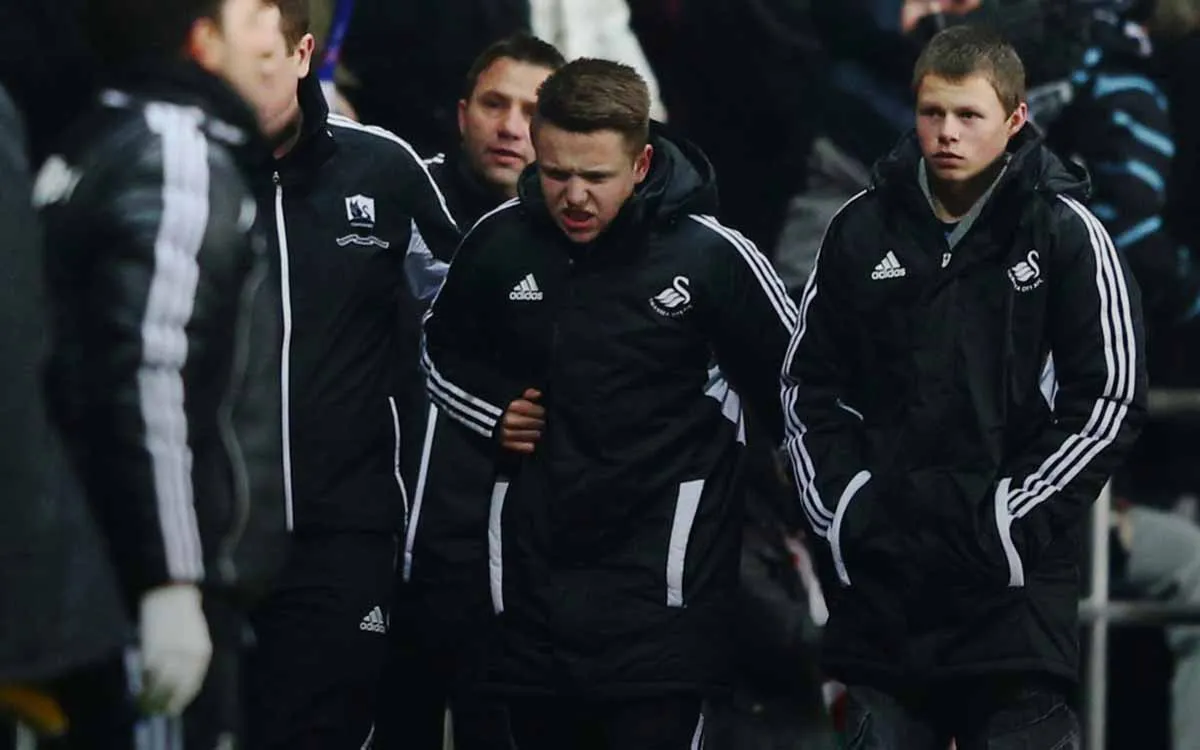 А был ли мальчик? «ССФ» отмечает, что в последнее время боллбои часто оказываются в центре скандалов