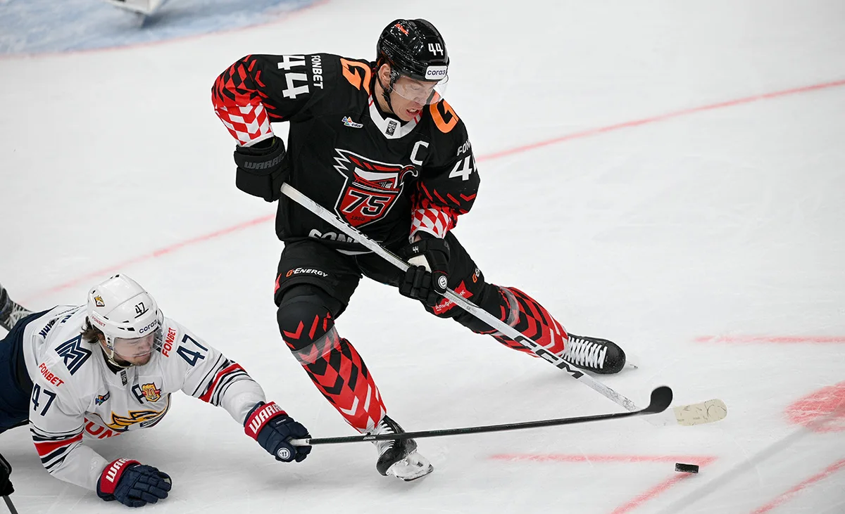 damir_sharipzyanov avangard_foto_dmitriy_loshkarev_photo_khl_ru (2).webp