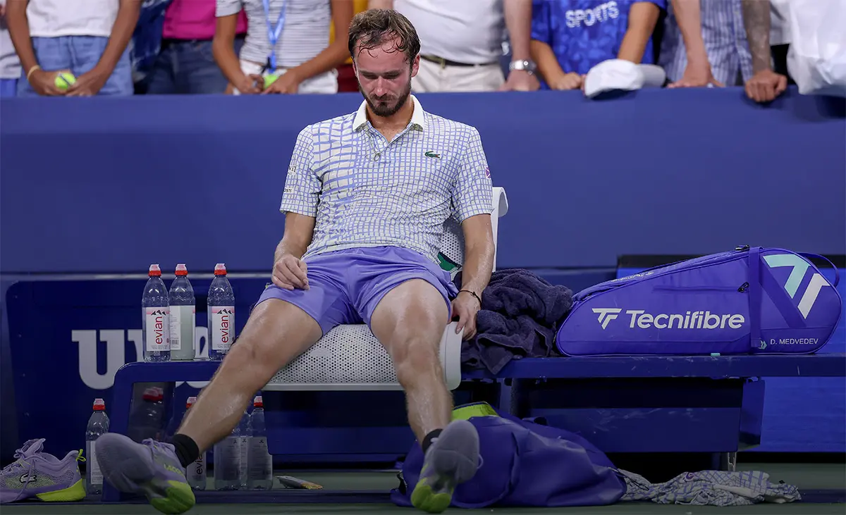 Очередной крах от Медведева. Его три часа мучил китаец со 196-й строчки рейтинга