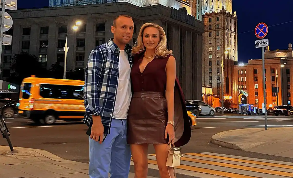 denis_glushakov_i_kseniya_kovalenko_foto_socseti_denisa_glushakova.webp