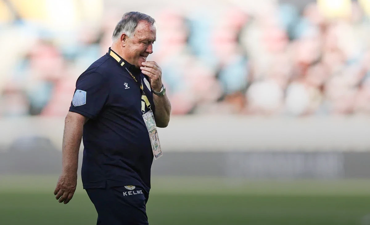 Дик Адвокат покинул главную сенсацию отбора к ЧМ — Кюрасао. Боссы рассматривают Мостового